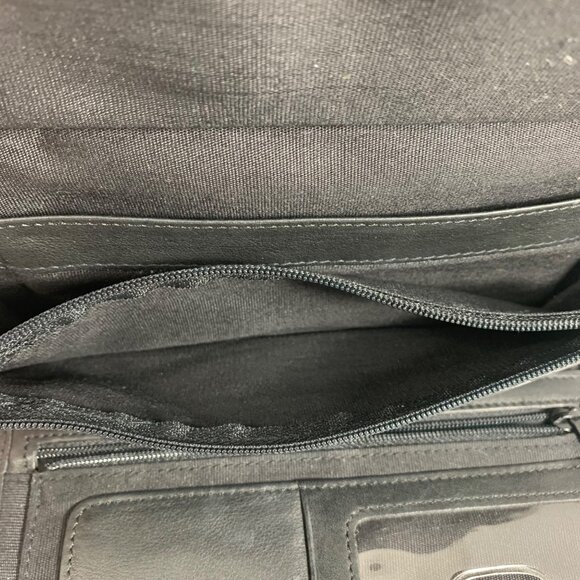 Fossil Black Leather Crossbody Wallet Detachable Strap & Multiple Compartments - Picture 3 of 9